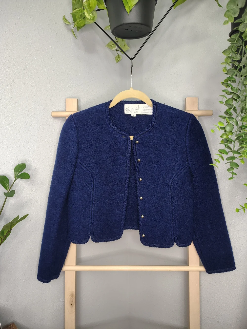 VTG Navy Women's 100% Wool Cropped Jacket - Classic Silver Button Front, Size 6